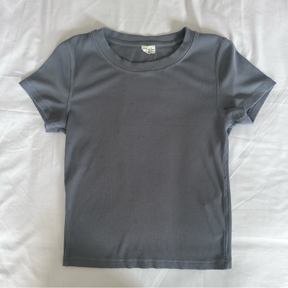 Aritzia Wilfred Free Ribbed Short Sleeve Blue Fitted Baby Tee Shirt Women's XS